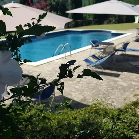 In Campagna Con Piscina A Сasa de vacaciones *