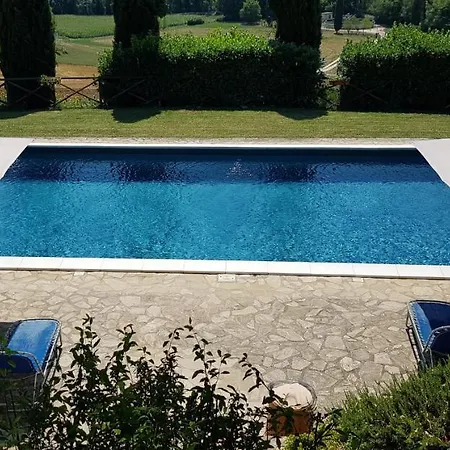 Vakantiehuis In Campagna Con Piscina A