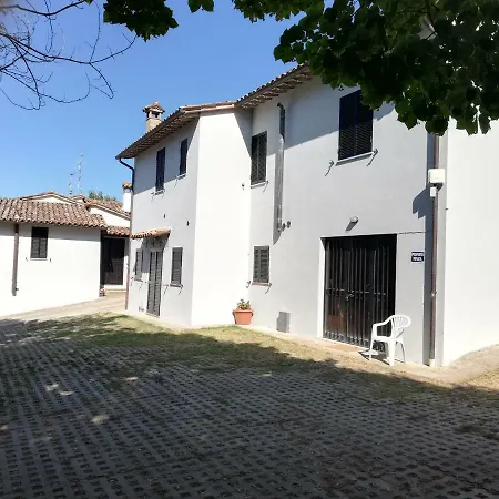 In Campagna Con Piscina A *