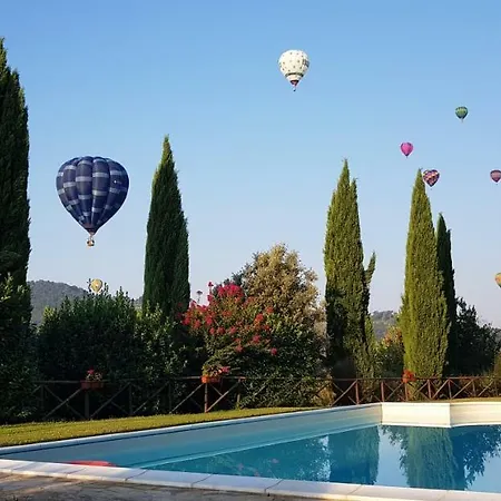 Vakantiehuis In Campagna Con Piscina A