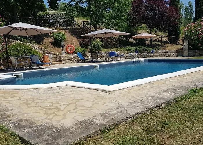 In Campagna Con Piscina A 펜션 토티