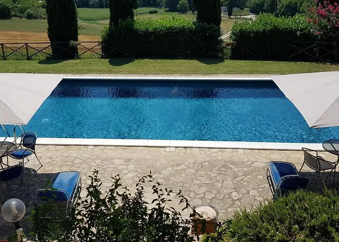 펜션 In Campagna Con Piscina A