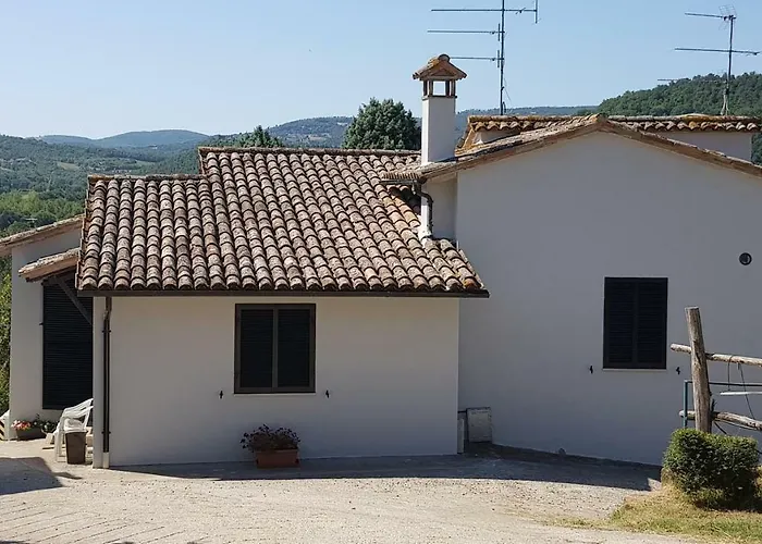 In Campagna Con Piscina A 펜션 토티