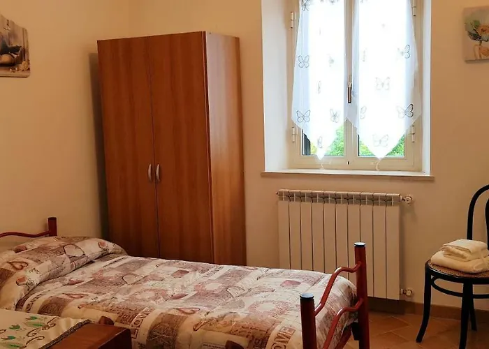 In Campagna Con Piscina A 펜션